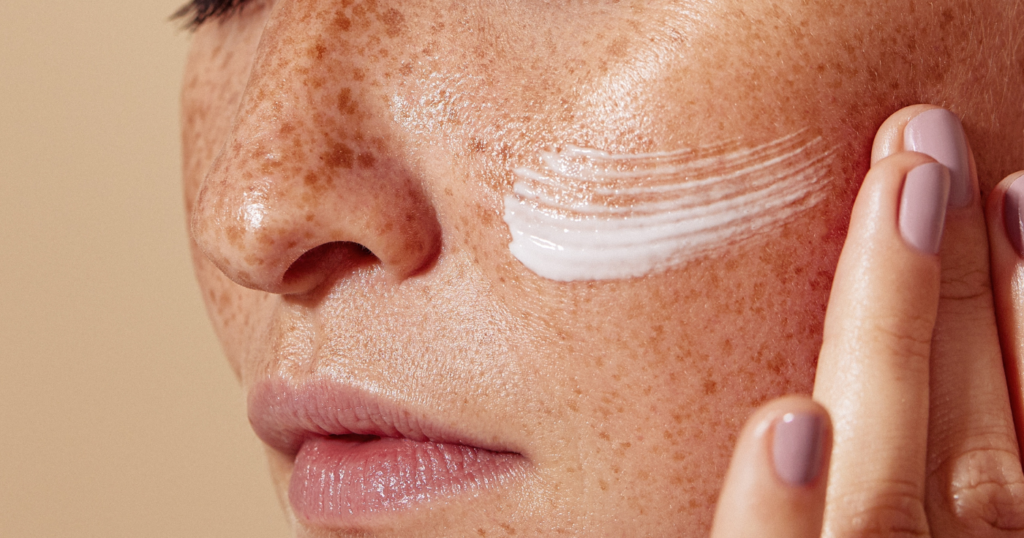 Soon the end of anti-aging cosmetics? A shocking law under discussion.